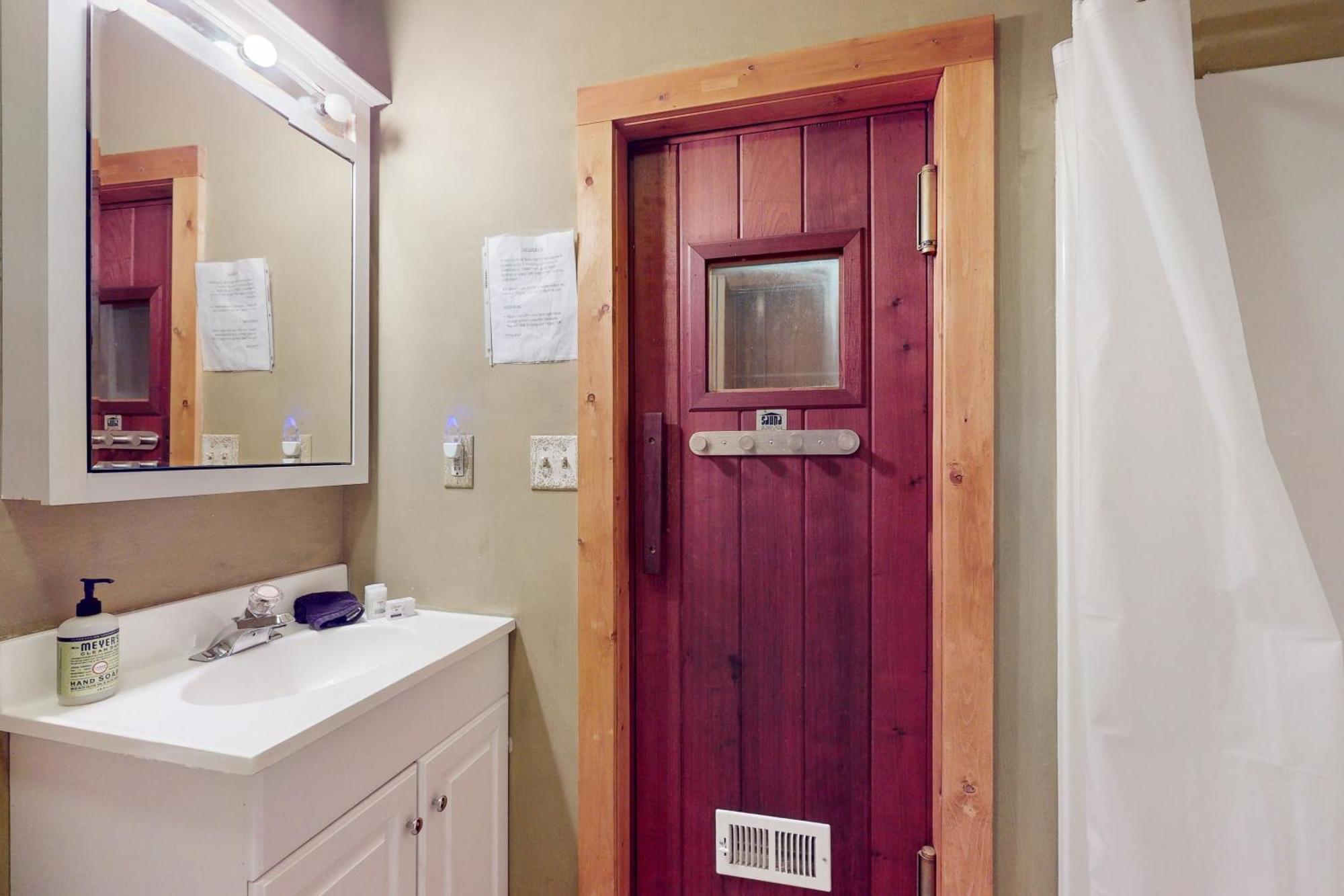Elkhorn Cabin & Eagles Wing Lodge Эшвилл Экстерьер фото